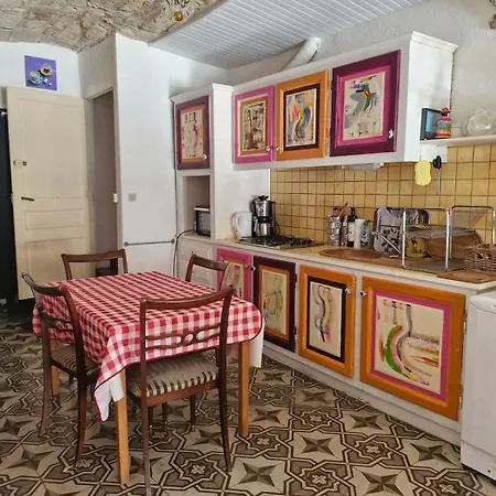 Casa vacanze Maison D'artiste Avec Terrasse Ensoleillée Et Charme Du Sud - Linge De Lit Et Serviettes Non-inclus Le Pouget