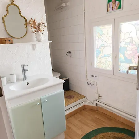 Maison D'artiste Avec Terrasse Ensoleillee Et Charme Du Sud - Linge De Lit Et Serviettes Non-inclus Feriehus Le Pouget
