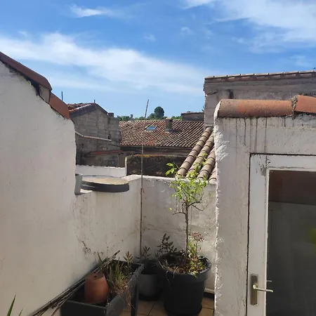 Maison D'artiste Avec Terrasse Ensoleillee Et Charme Du Sud - Linge De Lit Et Serviettes Non-inclus *